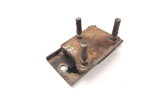 Nissan Navara D40 Gearbox mount