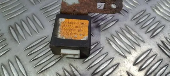 Nissan Almera Window wiper relay 285101n600