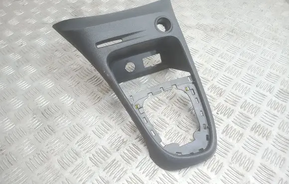 Renault Captur Gear shifter surround trim plastic 969126275R