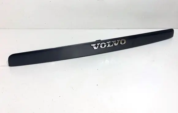 Volvo V50 Trunk door license plate light bar 