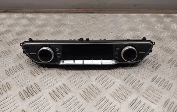 Audi A4 S4 B9 Climate control unit 8W0820043F