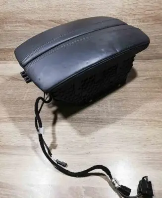 BMW X5 E70 Armrest 6969544 773201 011784404