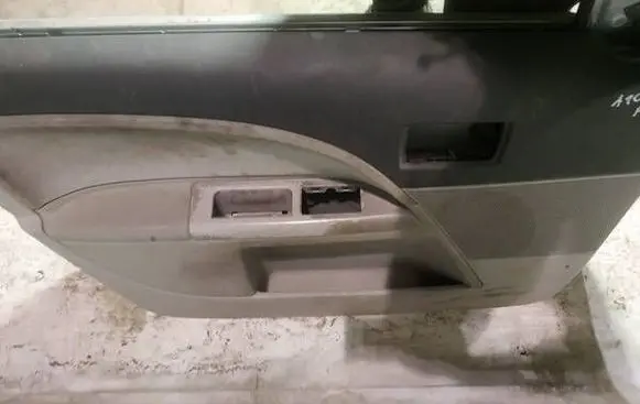 Ford Mondeo Mk III Front door card panel trim