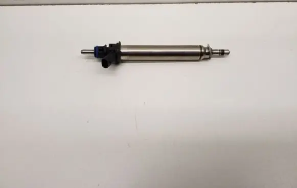 Mercedes-Benz C W205 Fuel injector A2560700187