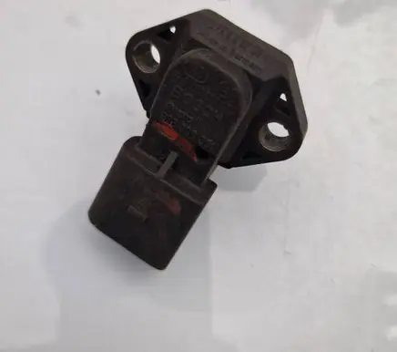 Volkswagen PASSAT B5 Air pressure sensor 0281002177 038906051