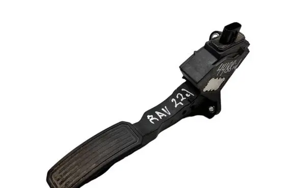 Toyota RAV 4 (XA30) Accelerator throttle pedal 781100W011 10028B 52138102477