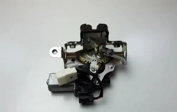 Subaru Forester SK Tailgate/trunk/boot lock/catch/latch LM658VA