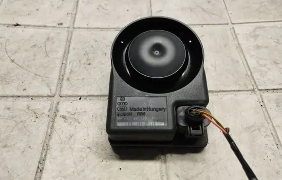Alarm system siren