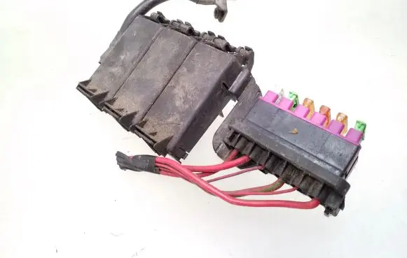 Skoda Fabia Mk2 (5J) Fuse module 5J0937548