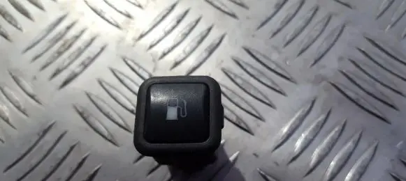 Volkswagen Golf IV Fuel tank opening switch 3b0959833