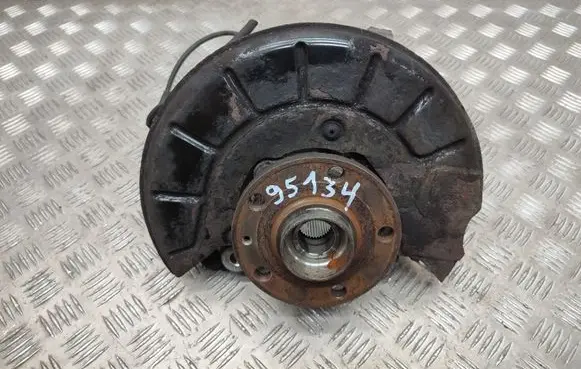 Volkswagen Sharan Front wheel hub