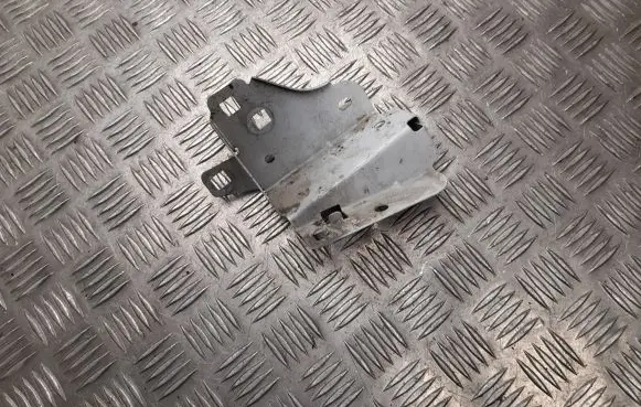 Renault Zoe Fender mounting bracket 620435786R