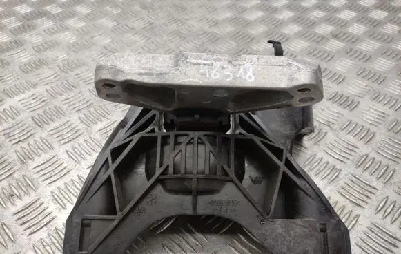 Peugeot 308 Engine mount bracket 9820297580