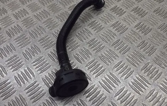 Volkswagen Polo IV 9N3 Breather hose/pipe 03E103765B