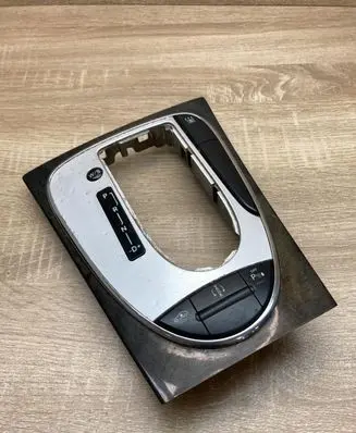 Mercedes-Benz E W211 Gear shifter surround trim plastic 2118217058 A2115420126
