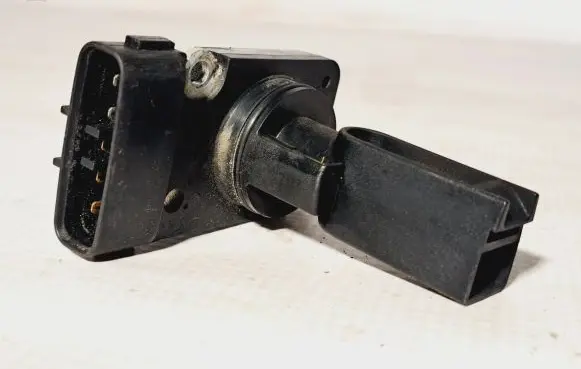 Toyota Corolla Verso E121 Mass air flow meter 2220427010 AFH70M23 2Y07