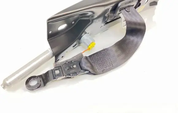 Volvo XC70 Front seatbelt 6069365L0D 0710240288
