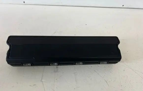 Cadillac XTS Knee airbag 