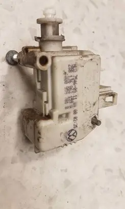 Volkswagen PASSAT B5 Tailgate boot lock/latch motor 1J6862159A
