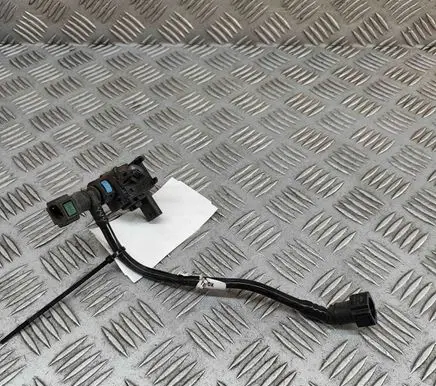 Engine mount vacuum valve