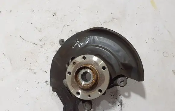 Nissan Qashqai Front wheel hub 400144EA0A