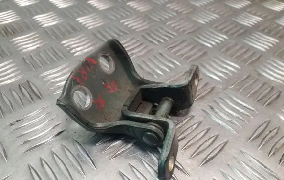Hyundai Galloper Front door upper hinge