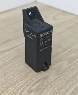 Volvo V70 Glow plug pre-heat relay 8692859 0281003037