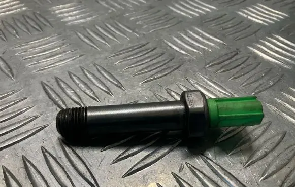 Land Rover Range Rover Sport L494 Oil pressure sensor 