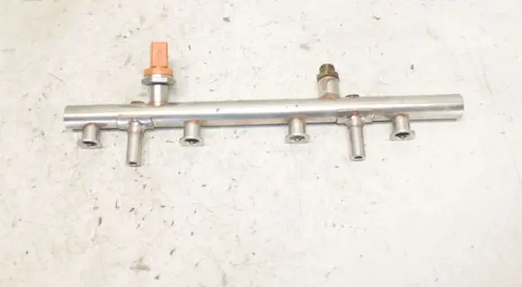 Audi Q5 SQ5 Fuel main line pipe 06H133317D 06J906051D