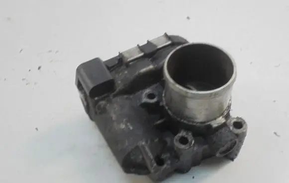 Renault Trafic II (X83) Electric throttle body valve 8200330810E