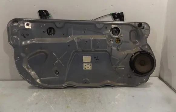 Volkswagen Polo IV 9N3 Front door manual window regulator 