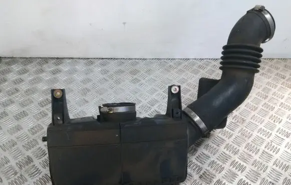 Subaru Outback Air intake duct part R009