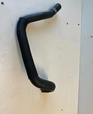 Coolant pipe/hose