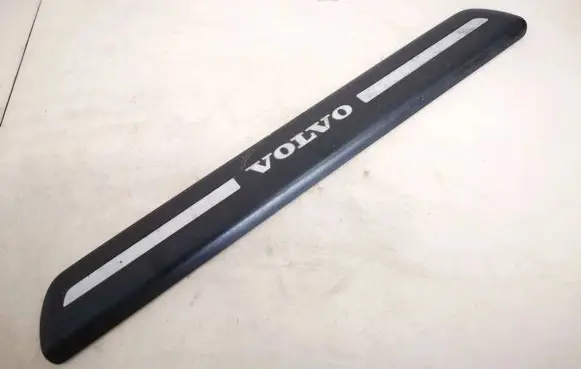 Volvo V50 Front sill trim cover