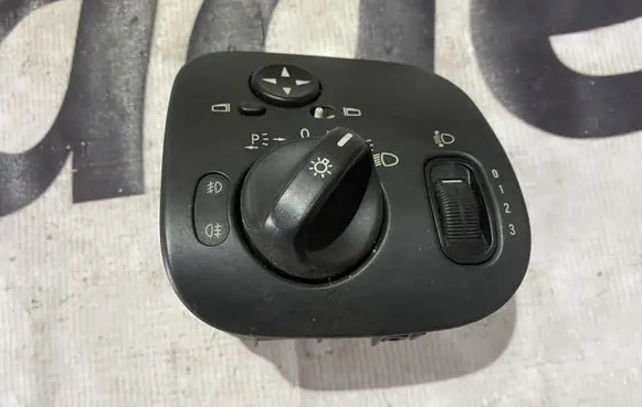 Mercedes-Benz C W203 Light switch A2035450604 2035450604