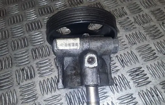Renault Laguna II Power steering pump 8200100082