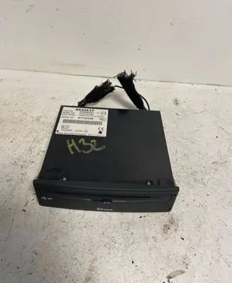 Renault Espace IV Navigation unit CD/DVD player 8200593241 61132339 CCA2210R