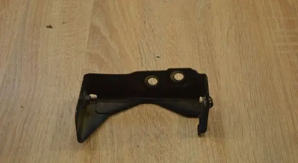 Chevrolet Orlando Headlight/headlamp mounting bracket 