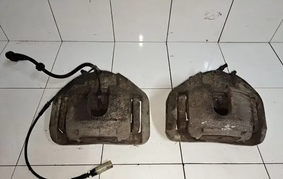 BMW 5 E60 E61 Front brake caliper