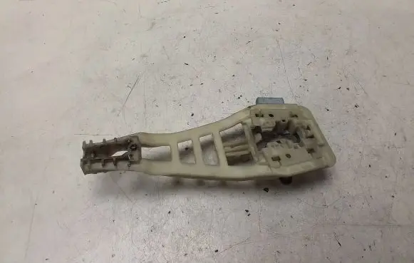 Opel Vectra C Front door exterior handle/bracket 