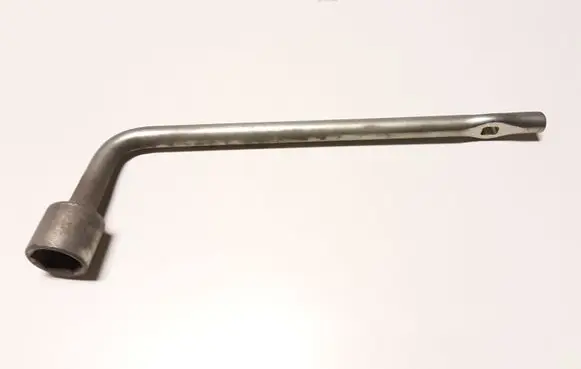 Nissan Murano Z50 Wheel nut wrench 
