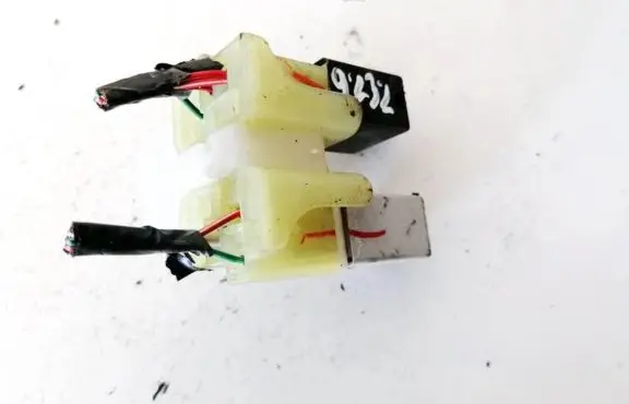 Toyota Avensis T250 Fuse box set 0332017307 90080-87019