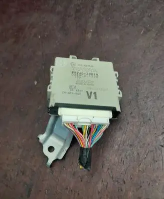 Toyota Avensis T270 Light module LCM 8994020010 10R023349 0319001200
