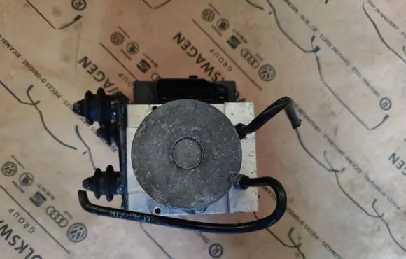 Audi A4 S4 B8 8K ABS Pump 8K0907379BB 0059L0568
