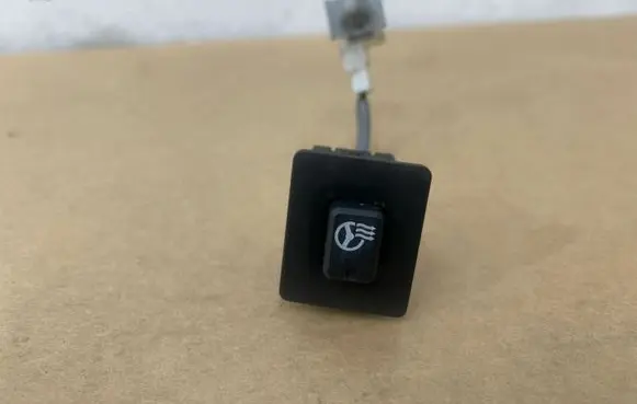 Hyundai i40 Steering wheel heating switch