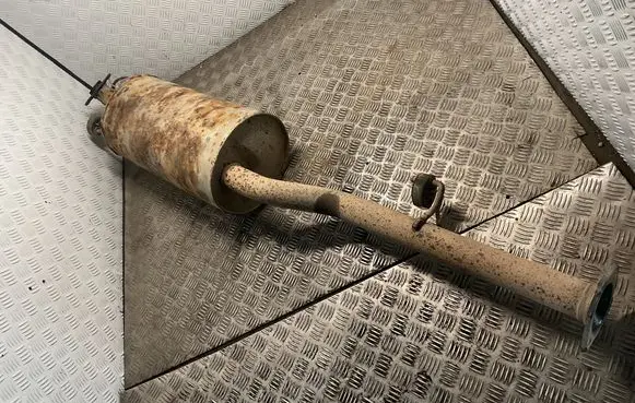 Toyota Hilux (AN10, AN20, AN30) Rear muffler/silencer tail pipe 