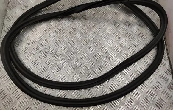Audi A8 S8 D4 4H Front door rubber seal 4H0831721D