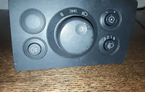 Opel Zafira B Light switch 04061200
