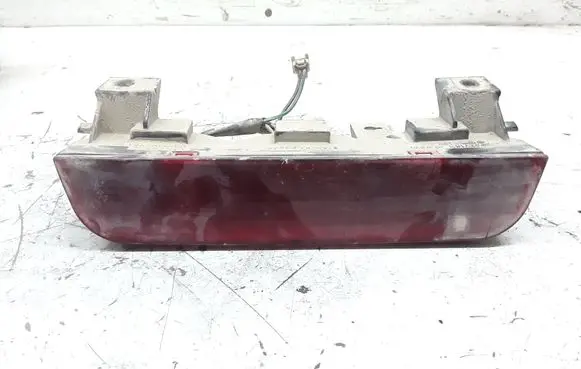 Mitsubishi Pajero Third/center stoplight