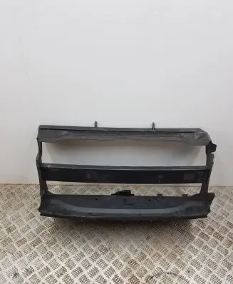 Land Rover Discovery 4 - LR4 Intercooler air channel guide AH22019A01A